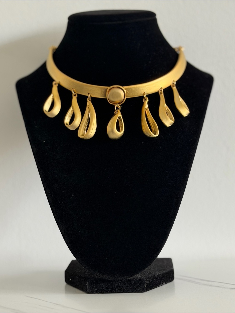 Vintage Matte Gold Choker Necklacle